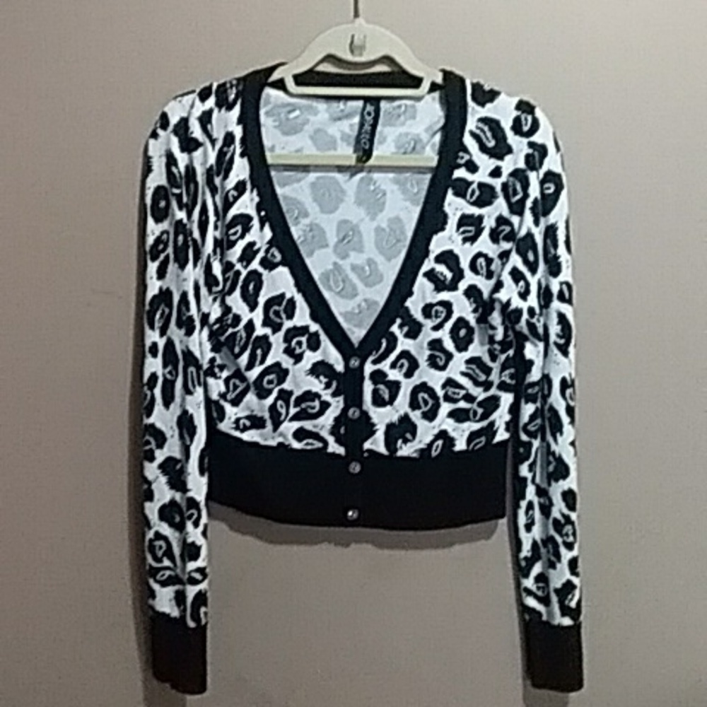 Saopaulo crop sweater size 8/10